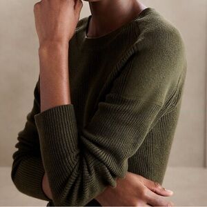 Banana Republic Patch Stitch Sweater size XS in Waimea Olive